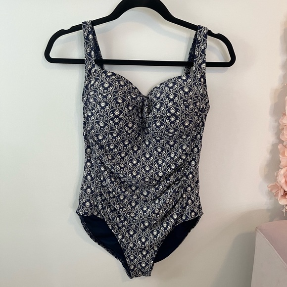 ONE PIECE PADDED SWIM SUIT - Picture 1 of 3